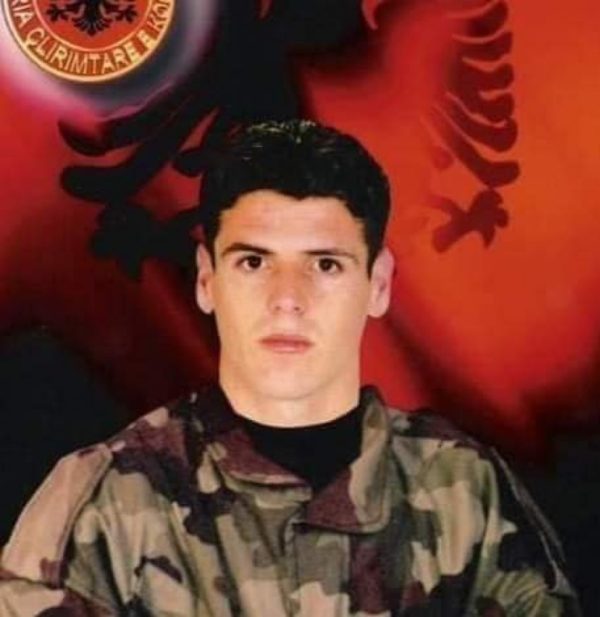 Futbollisti i Kosovës që ra heroikisht kundër pushtuesit serb - BotaPress