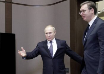 SOCHI, RUSSIA  DECEMBER 4, 2019: Russia's President Vladimir Putin (L) welcomes his Serbian counterpart Aleksandar Vucic before a meeting at Bocharov Ruchei residence. Mikhail Metzel/TASS

Ðîññèÿ. Ñî÷è. Ïðåçèäåíò ÐÔ Âëàäèìèð Ïóòèí è ïðåçèäåíò Ñåðáèè Àëåêñàíäð Âó÷è÷ (ñëåâà íàïðàâî) âî âðåìÿ âñòðå÷è â ðåçèäåíöèè "Áî÷àðîâ ðó÷åé". Ìèõàèë Ìåòöåëü/ÒÀÑÑ