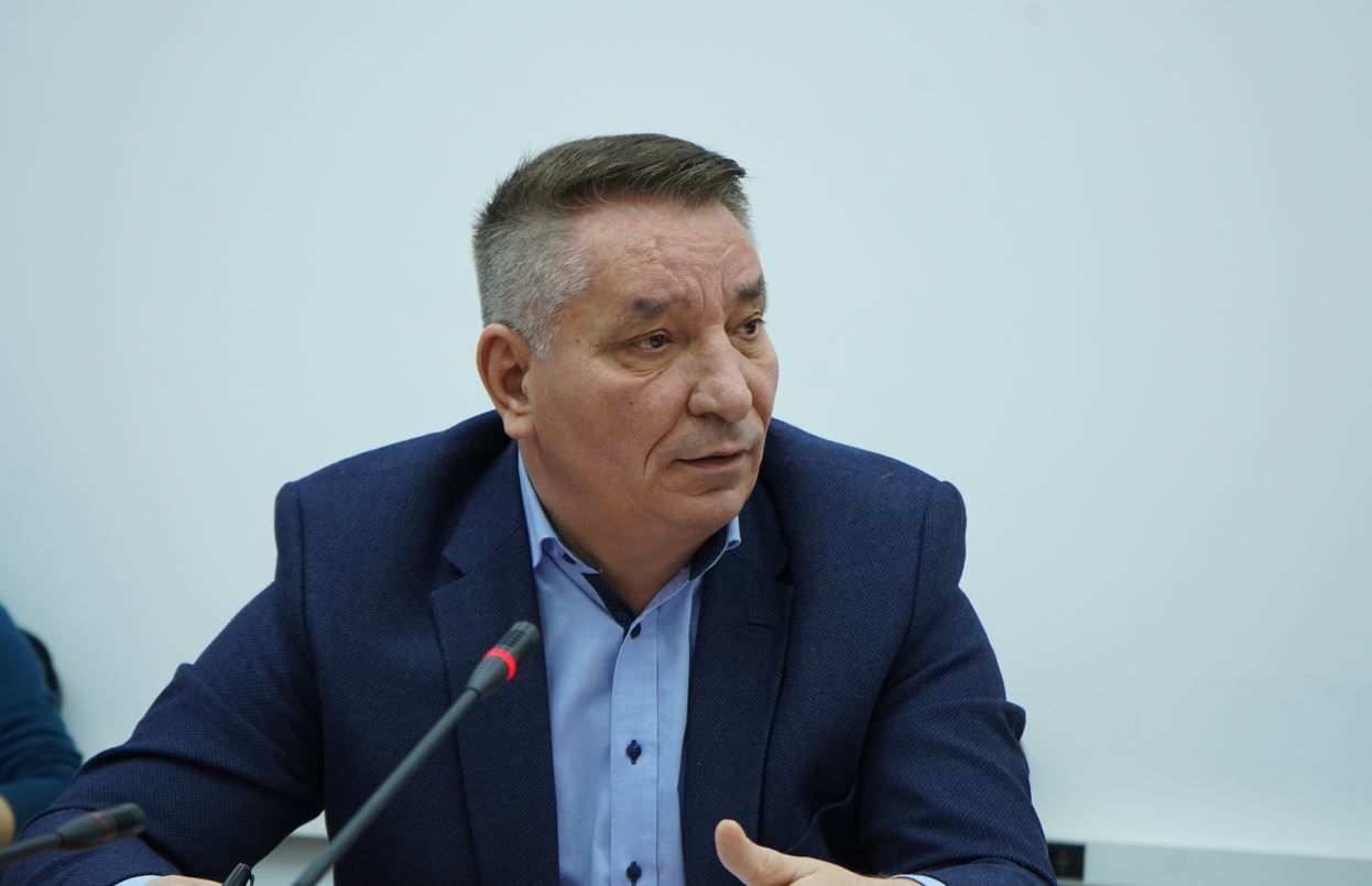 Lekaj  AAK s bëhet  patericë  e Kurtit  nuk hyn në qeveri me VV në