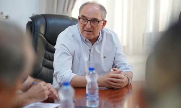 Totaj kritikon Qeverinë Kurti  Kanë shkaktuar probleme ku kanë mundur  na e kanë zvogëluar buxhetin e Prizrenit