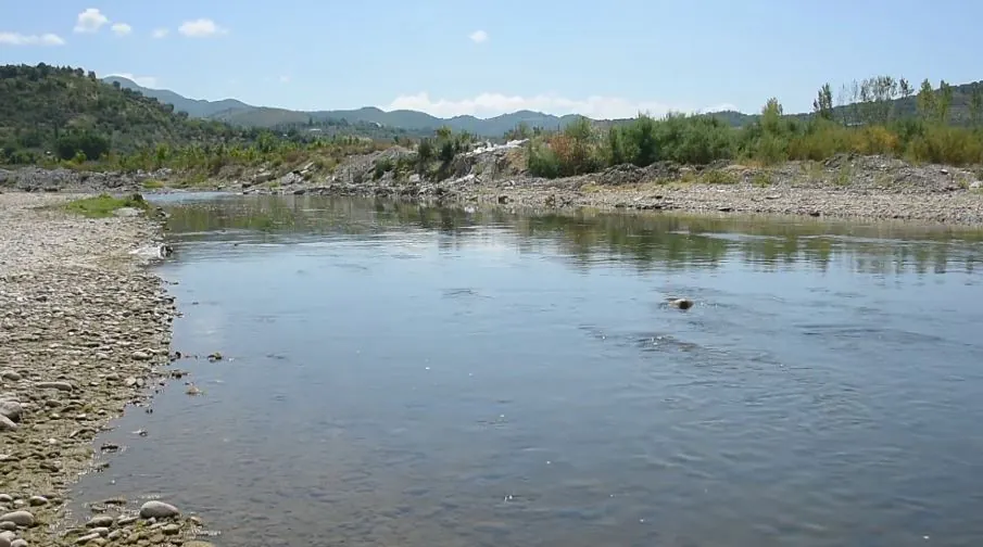 Ngjarje tragjike në Elbasan  dy të mitur mbyten në lumin Shkumbin