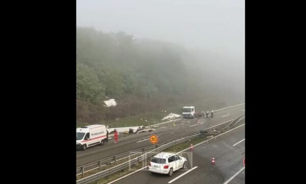 Pamje të reja nga aksidenti i rëndë në autostradën Prishtinë Prizren