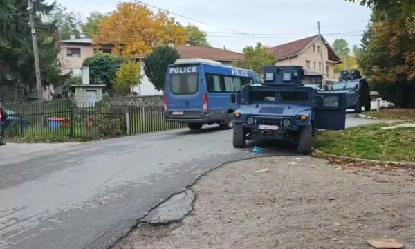 Pamje nga operacioni i Prokurorisë Speciale në veri të vendit   Bastisen 9 lokacione