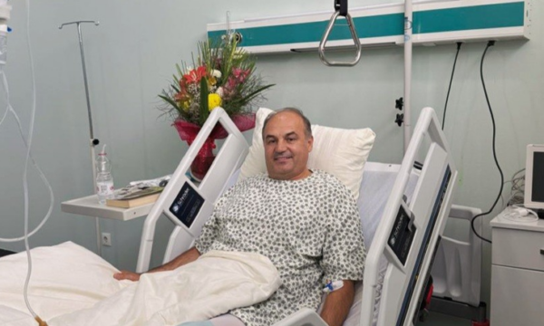 Enver Hoxhaj i nënshtrohet një operacioni