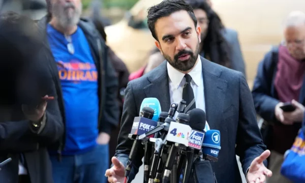 Fitorja e Mamdanit  kush është social demokrati që e mposhti Trumpin në New York