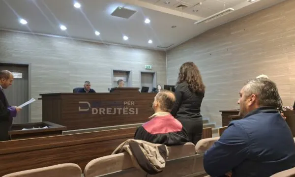 Deklarohen të pafajshëm instruktorja dhe katër zyrtarët Ministrisë së Infrastrukturës të akuzuar për korrupsion