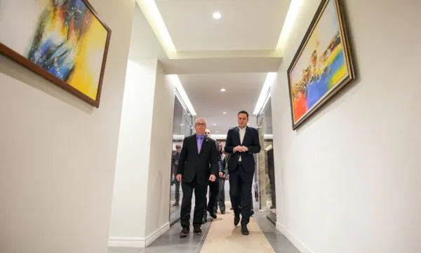 Abdixhiku pret Harry Bajraktarin në selinë e LDK së  Mik i madh dhe zë i fuqishëm i Kosovës në SHBA