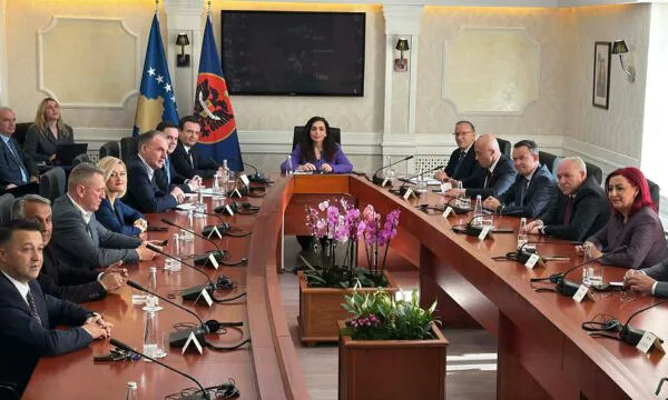 Nis takimi te Presidentja për datën e zgjedhjeve  të gjithë liderët të pranishëm