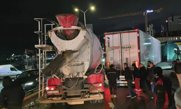 Aksident në Hajvali  shkaktohen kolona