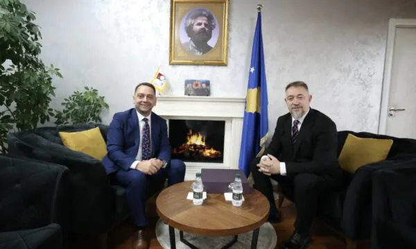 Sami Lushtaku merr vendimin e parë si kryetari i Skenderajt