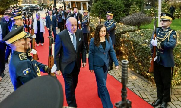 Osmani pasi e takoi presidentin e Hungarisë tregon se i kërkoi  heqjen e masave të padrejta të BE së 