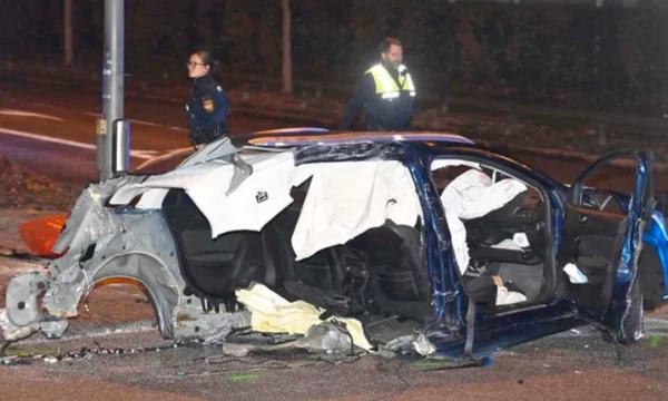 Aksident i rëndë në Mynih  vetura ndahet në dysh  dy të vdekur