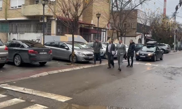 Përfaqësues të Listës Srpska nisen drejt Kuvendit Komunal të Zveçanit