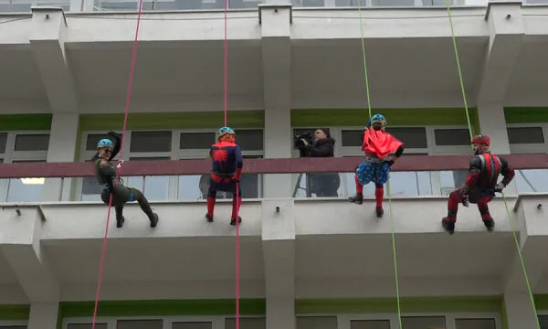 Kur superheronjtë zbresin nga qielli   Magjia që preku Pediatrinë
