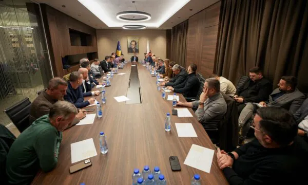  LDK është gati   Abdixhiku para fushatës mbledh kryetarët e degëve dhe të komunave ku qeverisin