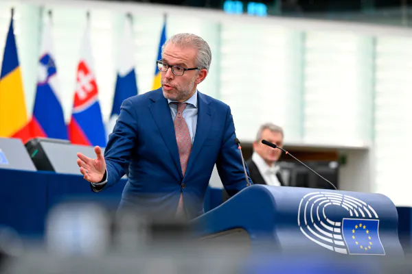 Eurodeputeti Reuten pas heqjes së masave  Tani të procedohet aplikimi për vend kandidat