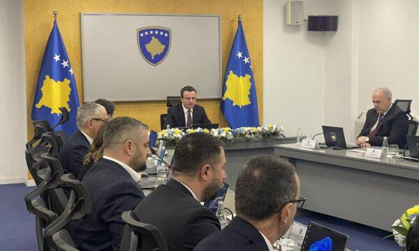 Kurti përmend ish krerët e UÇK së që po gjykohen në Hagë