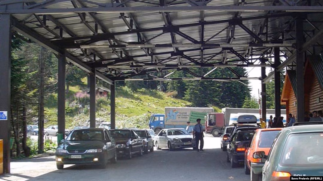 QKMK  Është bllokuar qarkullimi i automjeteve në dalje të pikëkalimit kufitar me Serbinë në Jarinjë