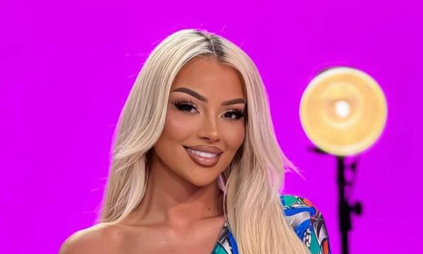 Benita i nxjerr të palarat produksionit  Fjala ishte të shkoja në finale