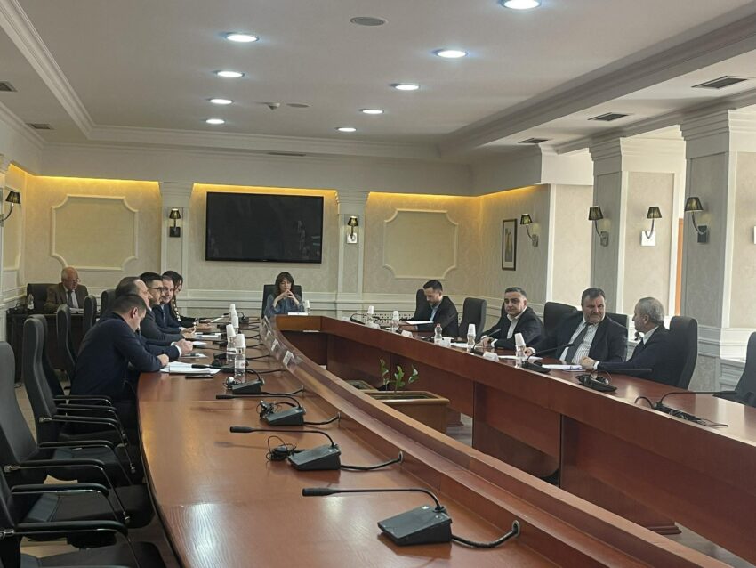 Mblidhet Komisioni për të marrë vendim për thirrje publike për zgjedhjen e dy gjyqtarëve në Kushtetuese