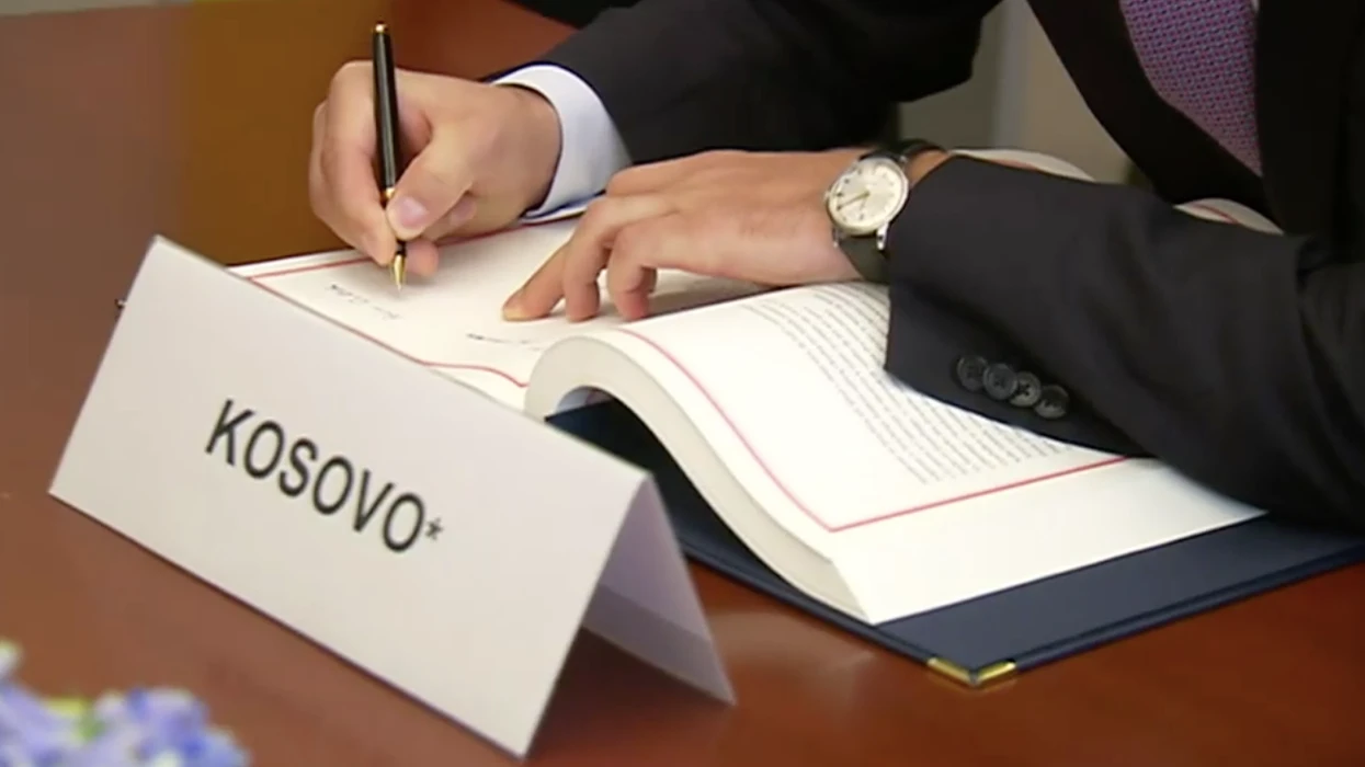 Serbisë i dhemb heqja e fusnotës për Kosovën  Rrezikon dialogun