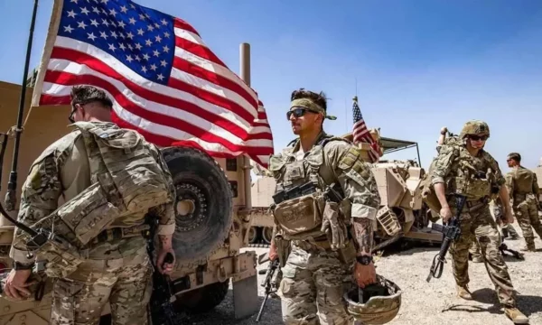 Mijëra marinsa dhe ushtarë amerikanë mbërrijnë në Lindjen e Mesme