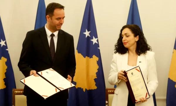 Konjufca   harron   kompetencat e tij  thotë se e voton Osmanin për presidente edhe pse s i lejohet