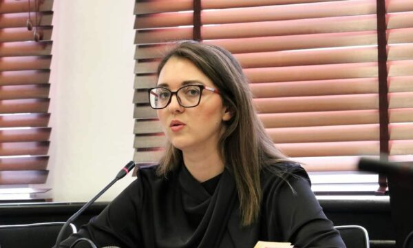 Deputetja e VV së i mban gjallë tensionet  godet Osmanin  PDK në dhe LDK në