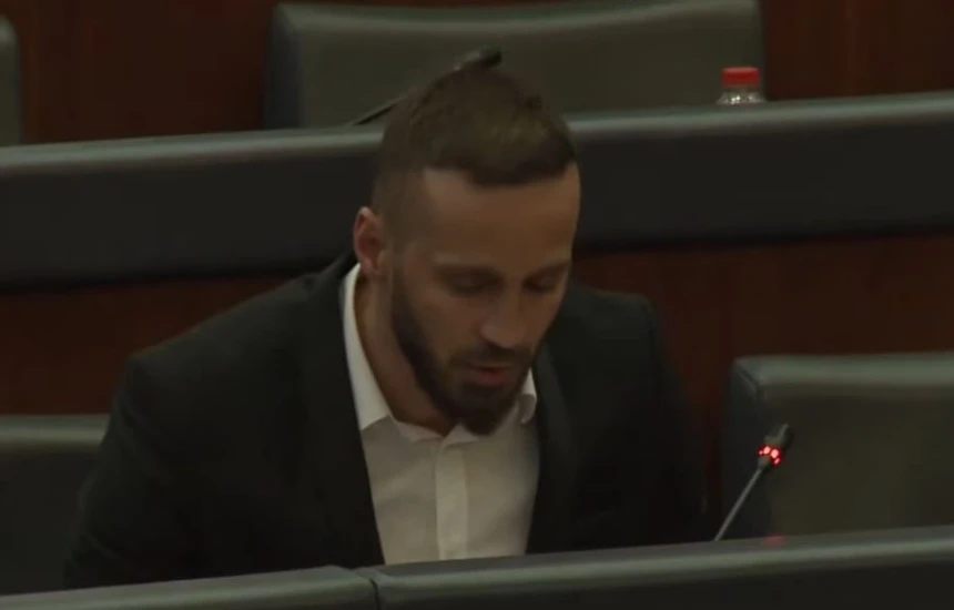 Deputeti i VV së thotë se Thaçin  do ta përcjellë i njëjti fat  si Naim Murselin