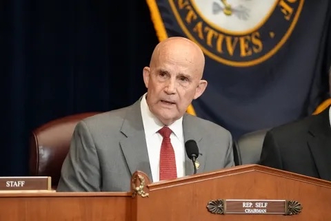 Torres e Lawler i paraqesin rezolutë Dhomës së Përfaqësuesve për anëtarësimin e Kosovës në NATO