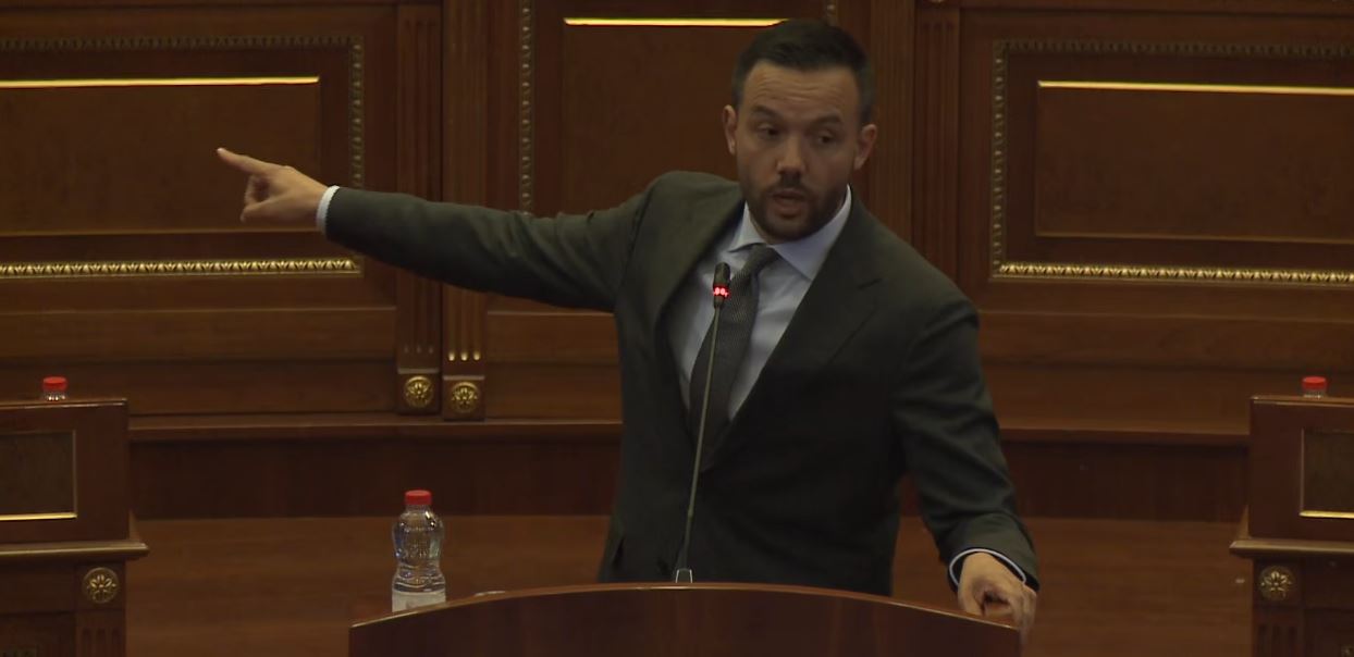 Tahiri i ashpër  Kurtit i vjen marre me ardhë se 20 vjet e ka kallë vendin me qëllimin që me shu AKP në