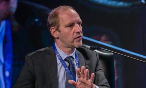 Bieber  Kriza politike në Kosovë dhe dialogu me Serbinë  në ngërç të thellë