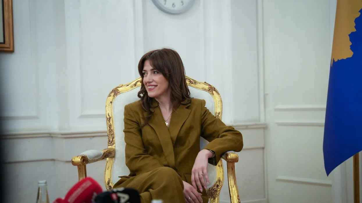 Haxhiu bën ndryshimin e parë si u d  presidente  i ndërron emrin faqes së Presidencës në Facebook 