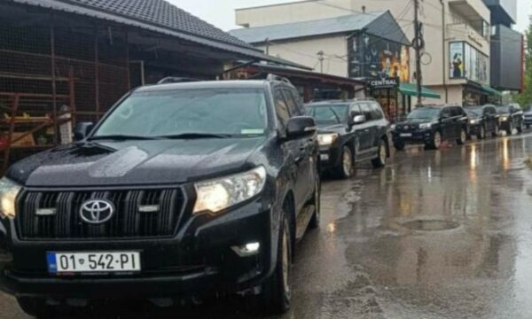 Për tri vjet institucionet shpenzuan rreth 40 milionë € për naftë të automjeteve dhe telefoni mobile