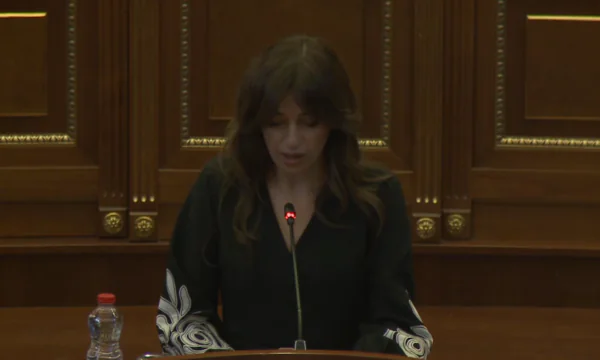 Gjuha e rëndë e deputetit të VV së për Hashim Thaçin  Haxhiu reagon me fjalim në Kuvend