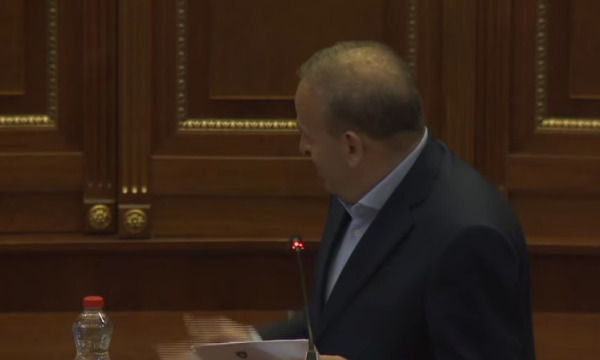 Deputeti i PDK së e ngacmon Kurtin  S jeni bërë të gjallë për Bordin e Paqes  ndoshta që e sponzorizoi Osmani