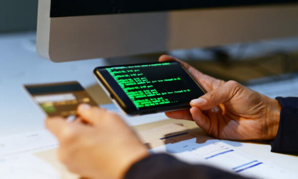 Kujdes nga SMS mashtrues  Po vazhdojnë rastet e vjedhjes së të dhënave bankare në Kosovë