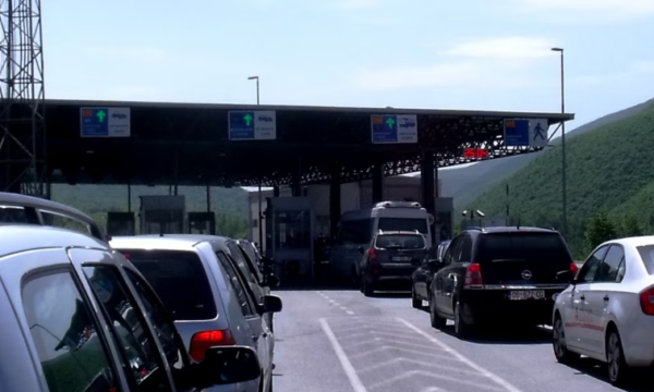 Bllokohet kufiri Kosovë RMV  policia maqedonase e ndalon qarkullimin