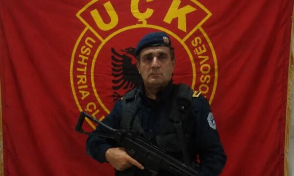 Vdes polici i Kosovës  dyshohet se u godit nga vetura në pikën kufitare të Morinës