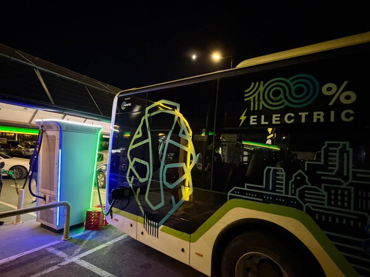 Dy trama dhe 15 autobusë elektrikë për Prishtinën  Përparim Rama tregon se si do të duken