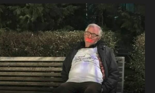 43-vjet-pune-vetem-39-euro-rritje-pensioni-rrefimi-i-pensionistit-qe-protestoi-para-kuvendit