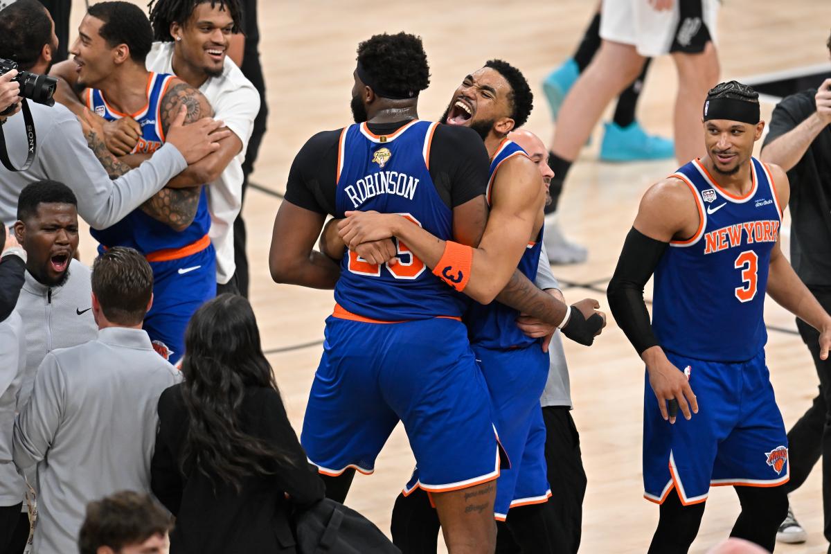 E mrekullueshme  New Yorku  ndizet flakë  Knics fitojnë kampionatin e parë të NBA së pas 53 vjetësh
