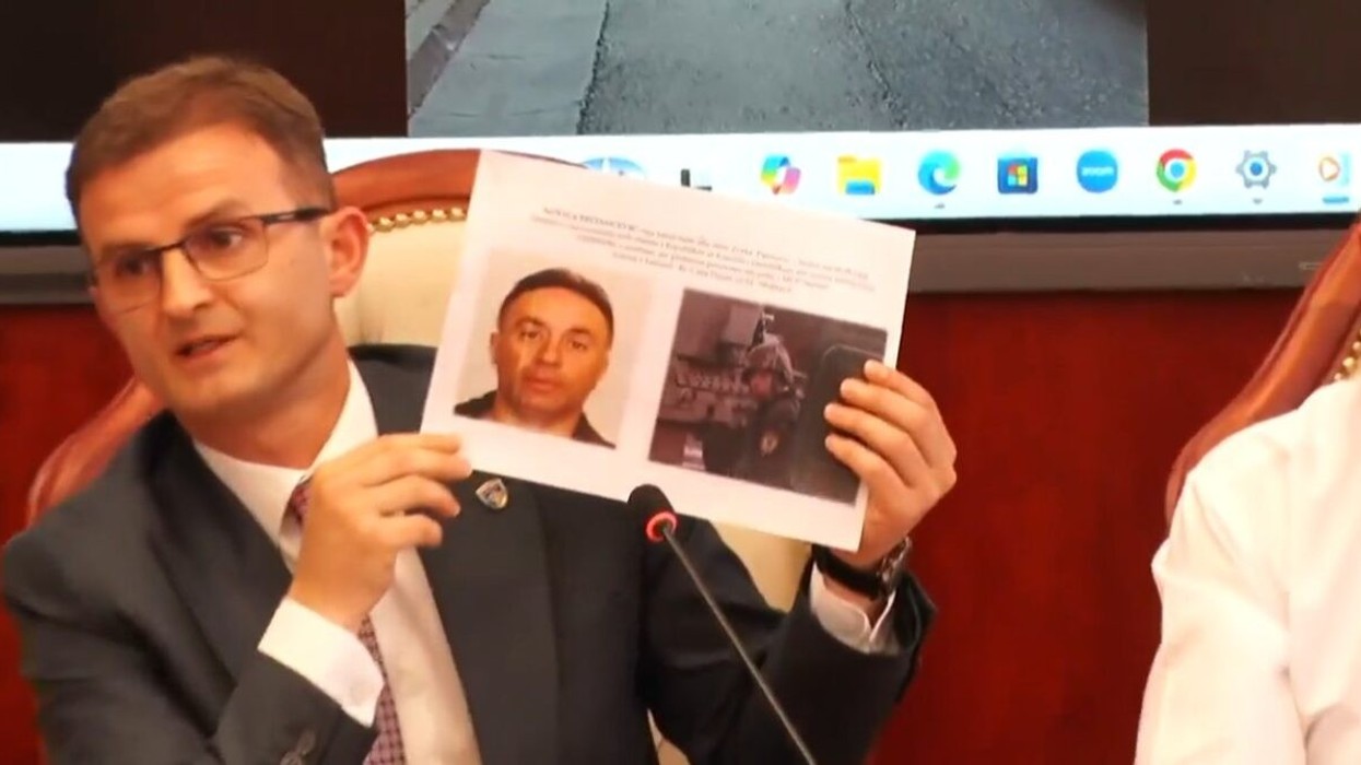 Pesë serbë të arrestuar për masakrën e Reçakut  Prokuroria dhe Policia japin detaje