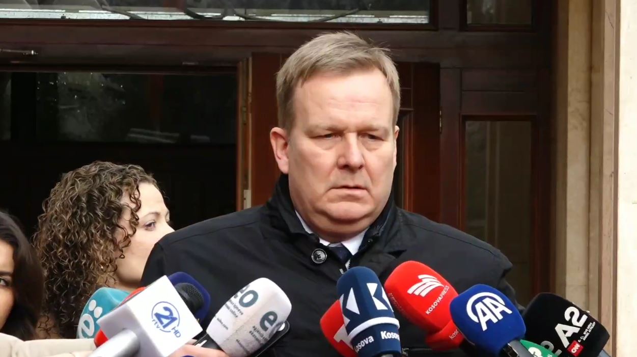 Sorensen pas vizitës në Kosovë dhe Serbi  Pashë përkushtim për normalizimin e marrëdhënieve