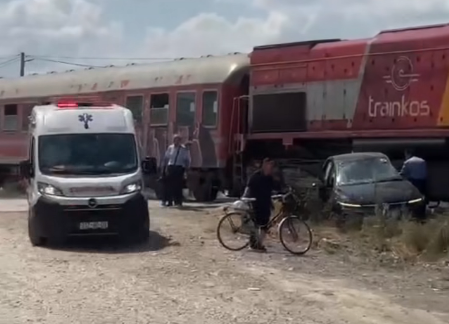 Raportohet se treni ka goditur një veturë në Fushë Kosovë  s dihet a ka të lënduar   pamje
