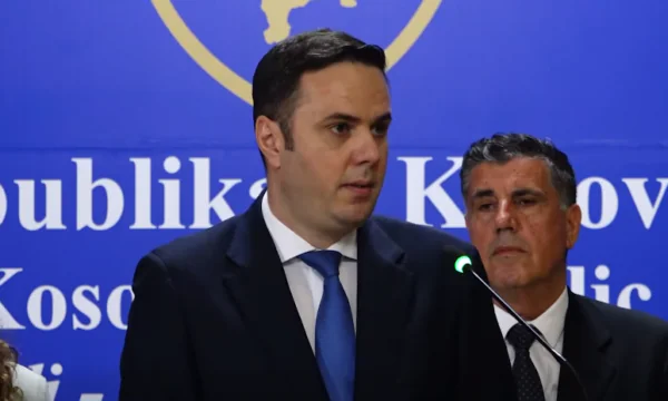 Abdixhiku e falënderon Kurtin dhe LVV në për  kontruktivitetin  në bisedime pasi u morën vesh për kandidatin për President