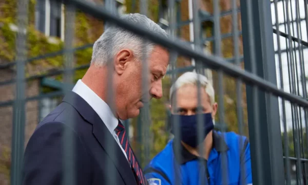Mediat më të mëdha franceze  Thaçi  nga  George Washingtoni i Kosovës  te i dënuari në Hagë